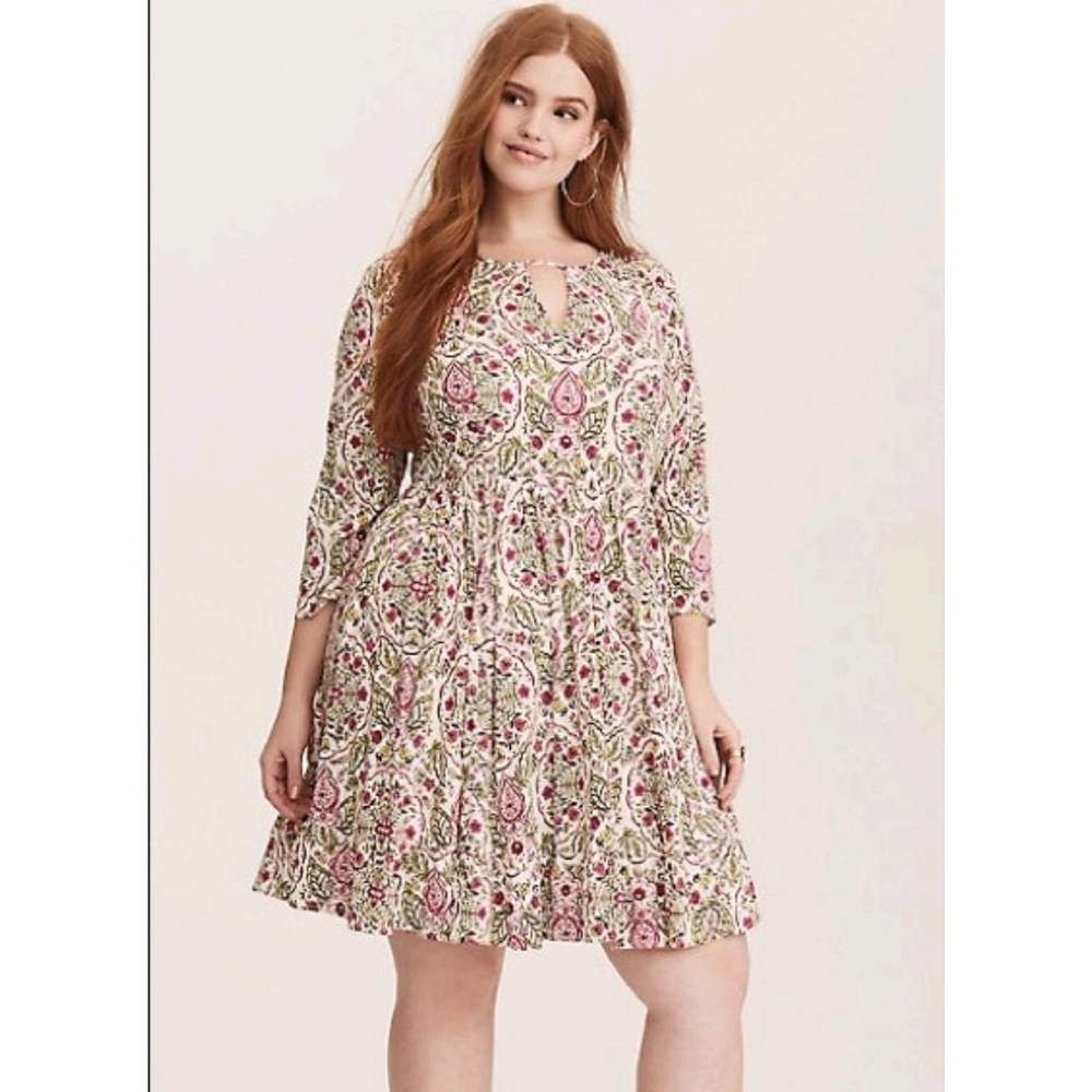TORRID PLUS SIZE FLORAL DRESS LONG SLEEVE SIZE 0.